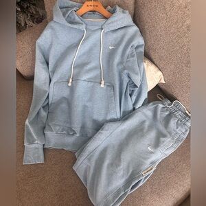 Nike Standard Issue Dri-Fit Hoodie & Joggers Set - Size Small